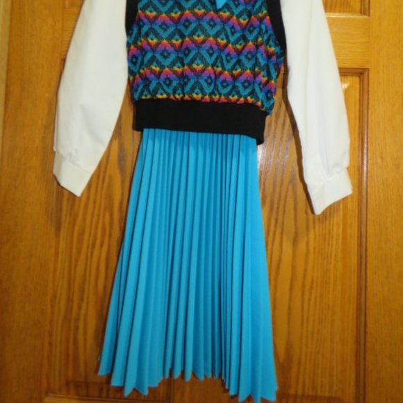 U.S.A Made Preppy Outfit - Picture 2 of 3